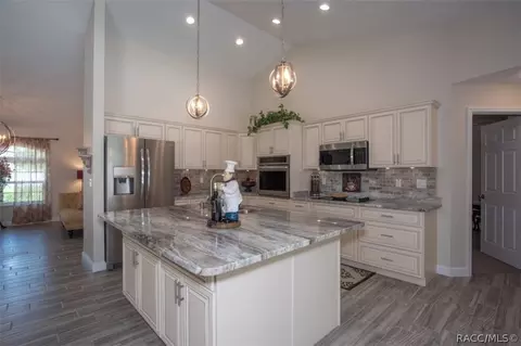 528 E Liberty St, Hernando, FL 34442 photo 9