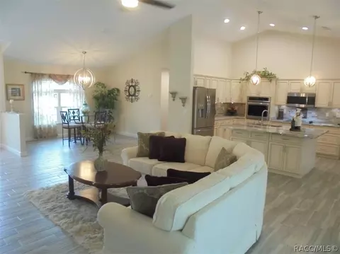 528 E Liberty St, Hernando, FL 34442 photo 6