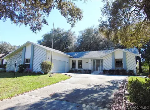 1229 E Silver Thorn Loop, Hernando, FL 34442 photo 2