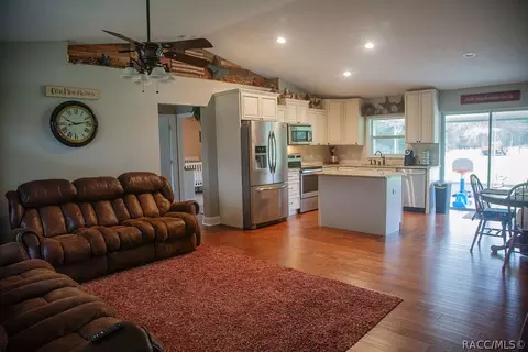 982 E Bismark St, Hernando, FL 34442 photo 9