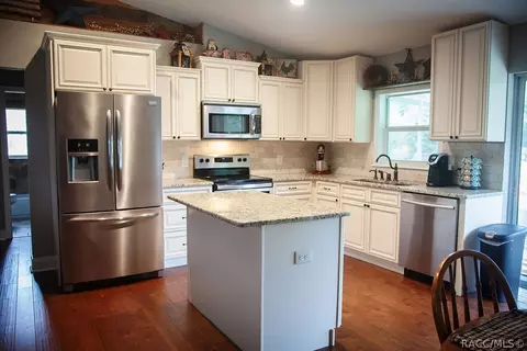 982 E Bismark St, Hernando, FL 34442 photo 7