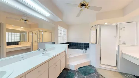 688 W Liberty St, Hernando, FL 34442 photo 8
