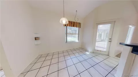 688 W Liberty St, Hernando, FL 34442 photo 4