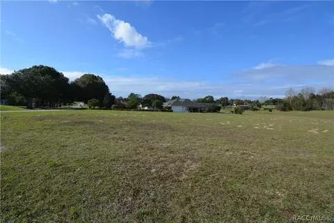 925 E Triple Crown Loop, Hernando, FL 34442 photo 2