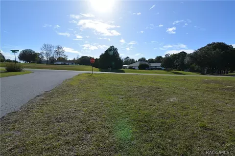 925 E Triple Crown Loop, Hernando, FL 34442 photo 6