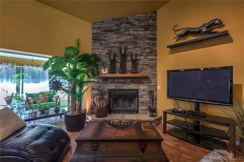136 E Pilar St, Hernando, FL 34442 photo 7