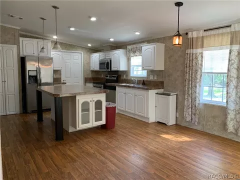1598 E Naperville Ln, Hernando, FL 34442 photo 2