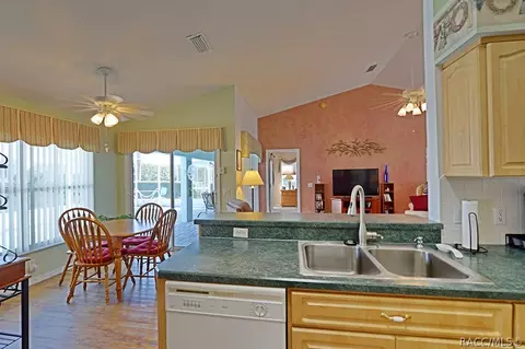 3655 E Cove Park Trl, Hernando, FL 34442 photo 17