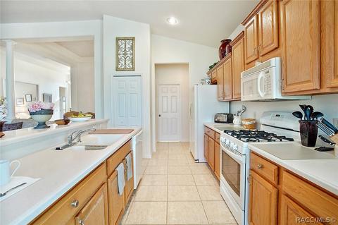 964 W Silver Meadow Loop, Hernando, FL 34442 photo 4