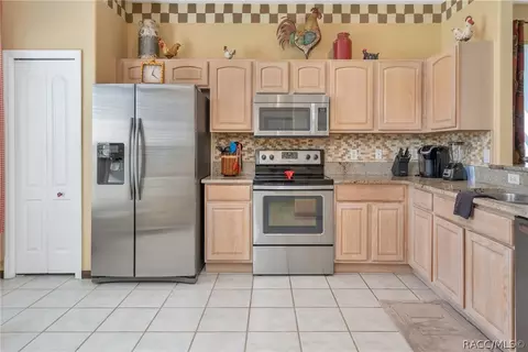 894 W Skyview Crossing Dr, Hernando, FL 34442 photo 8