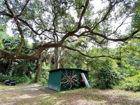 285 Gladys Ave, Inglis, FL 34449 photo 2