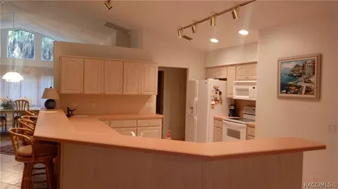 719 W Keller St, Hernando, FL 34442 photo 6