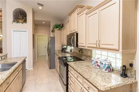 407 W Doerr Path, Hernando, FL 34442 photo 4