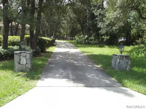 184 E Liberty St, Hernando, FL 34442 photo 2