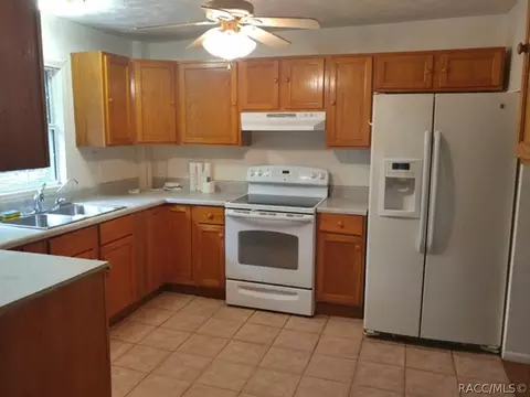 8471 Stone Dr, Webster, FL 33597 photo 9