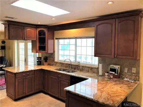 260 E Dakota Ct, Hernando, FL 34442 photo 5