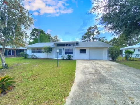 1134 SE 3rd St, Crystal River, FL 34429 photo 1