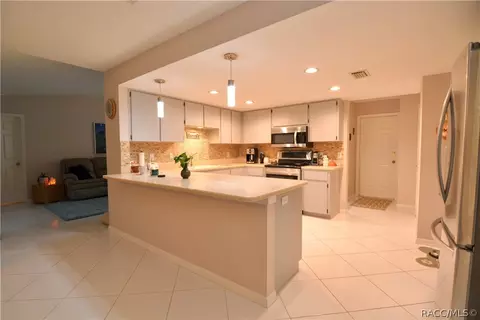 779 E Connecticut Ln, Hernando, FL 34442 photo 7