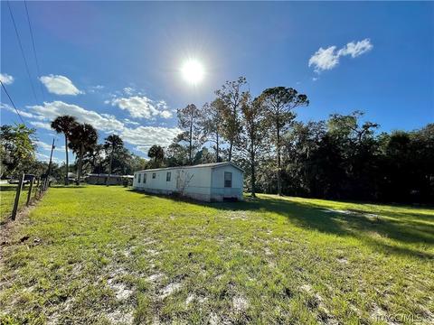 56 Pine St, Inglis, FL 34449 photo 2