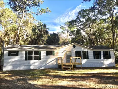 93 Sandi St, Inglis, FL 34449 photo 2