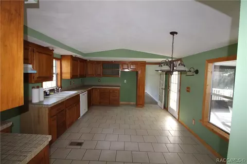 11410 N Clamdigger Ter, Inglis, FL 34449 photo 6