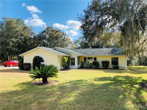 502 E Lancaster St, Lecanto, FL 34461 photo 1