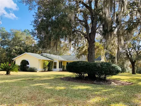 502 E Lancaster St, Lecanto, FL 34461 photo 2