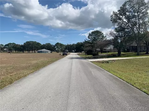 343 E Cumberland Ct, Hernando, FL 34442 photo 4