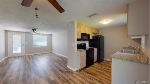 9 E Murray St, Beverly Hills, FL 34465 photo 2