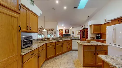 303 W Olympia St, Hernando, FL 34442 photo 2