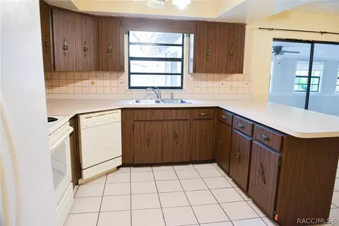 654 E Reehill St, Lecanto, FL 34461 photo 6