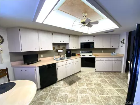 1360 E Silver Thorn Loop, Hernando, FL 34442 photo 18