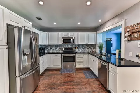 886 W Keller St, Hernando, FL 34442 photo 2