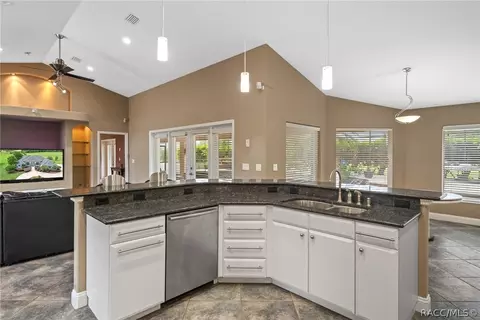 915 E Hartford St, Hernando, FL 34442 photo 17
