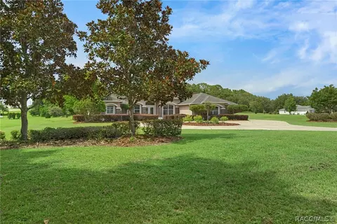 915 E Hartford St, Hernando, FL 34442 photo 2