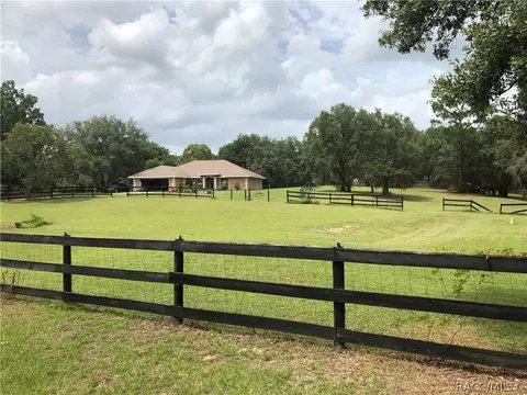 613 E Nicholas St, Hernando, FL 34442 photo 5