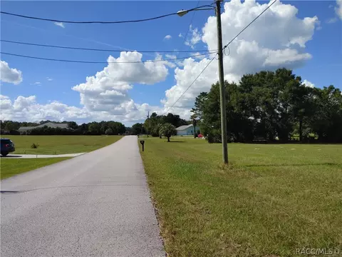 671 E Bismark St, Hernando, FL 34442 photo 5