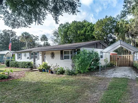40 Risher Ave, Inglis, FL 34449 photo 2
