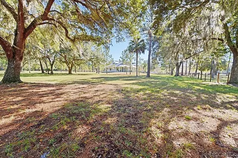 16620 SE 72nd Ct, Inglis, FL 34449 photo 4