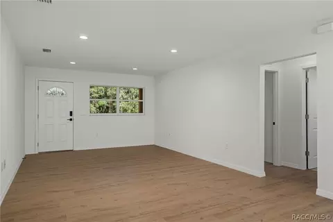 566 E Katie St, Hernando, FL 34442 photo 7