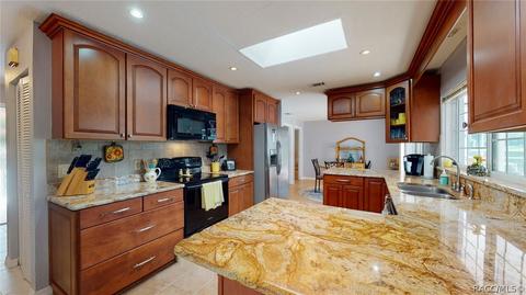 260 E Dakota Ct, Hernando, FL 34442 photo 4