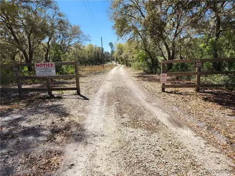 3742 S Pelican Ave, Inverness, FL 34450