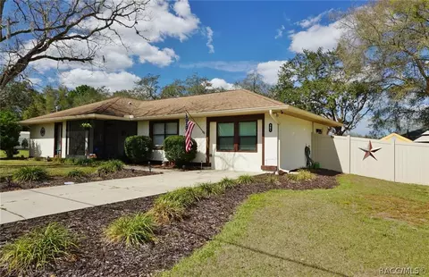 961 E Bismark St, Hernando, FL 34442 photo 2