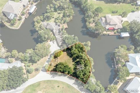 5237 S Running Brook Dr, Homosassa, FL 34448
