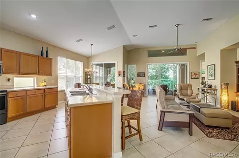 565 W Doerr Path, Hernando, FL 34442 photo 2