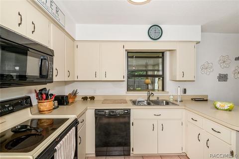 1390 E Silver Thorn Loop, Hernando, FL 34442 photo 14