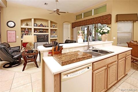 915 W Silver Meadow Loop, Hernando, FL 34442 photo 8
