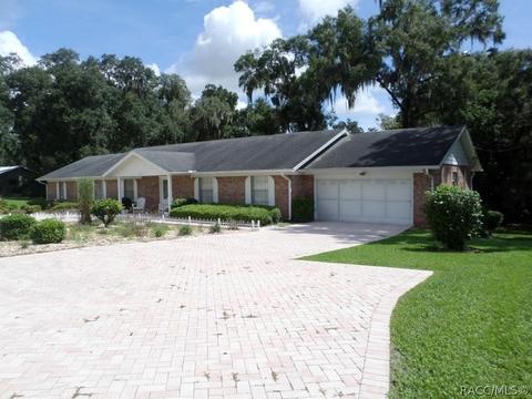 11731 Camp Dr, Dunnellon, FL 34432