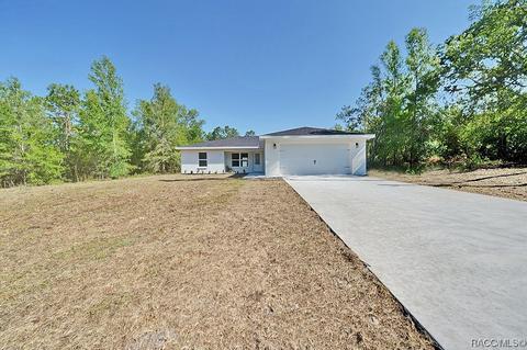 7901 N Golfview Dr, Citrus Springs, FL 34434