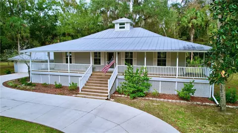 1575 NW 6th St, Crystal River, FL 34428